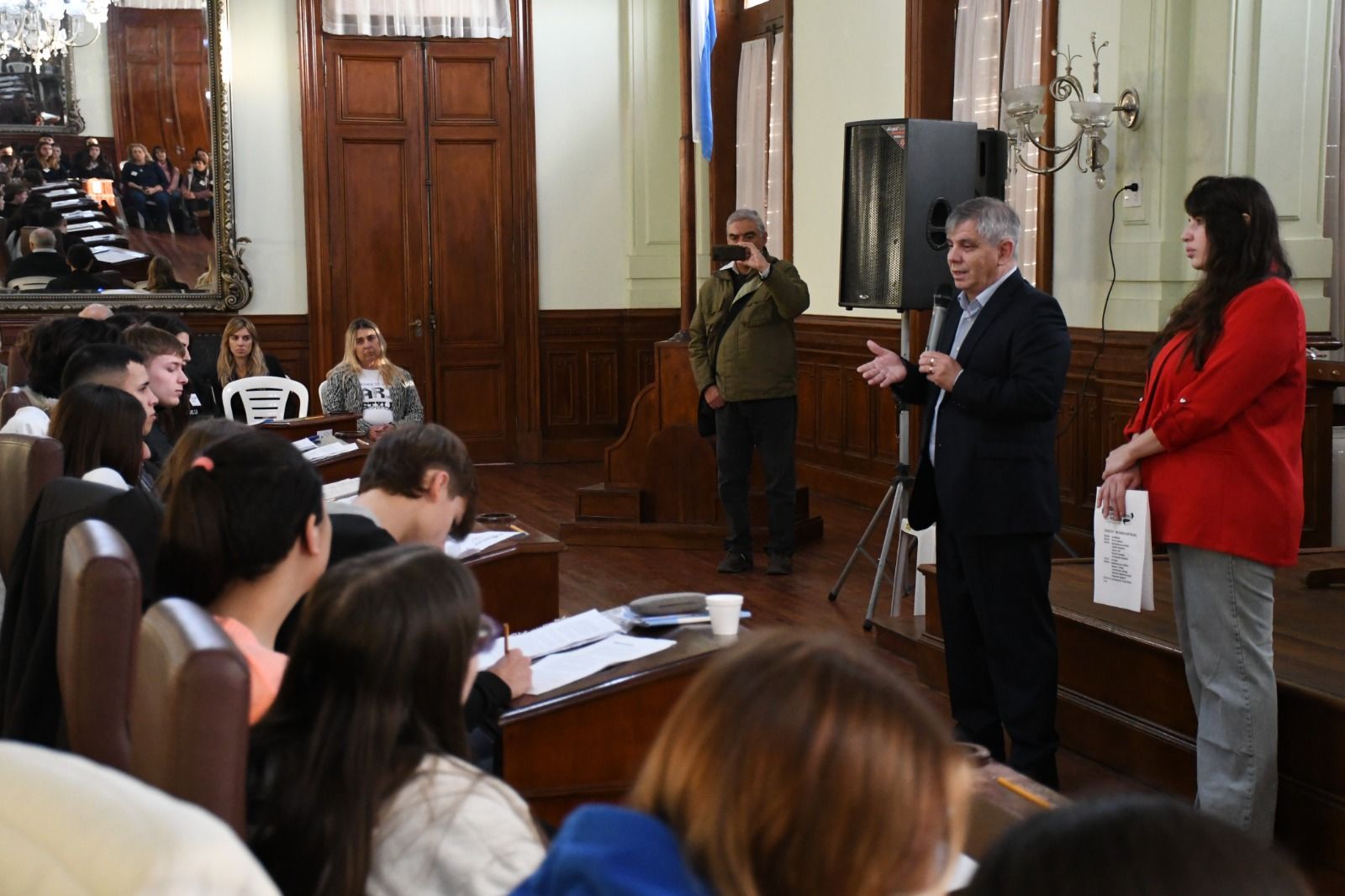 Pidi El Intendente Trabajar Para Potenciar La Democracia