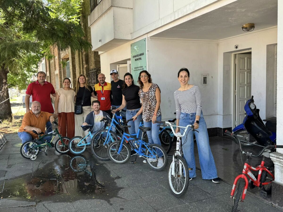 LA ORGANIZACIÓN "VOY EN BICI" DONÓ OCHO RODADOS AL HOGAR DE ABRIGO