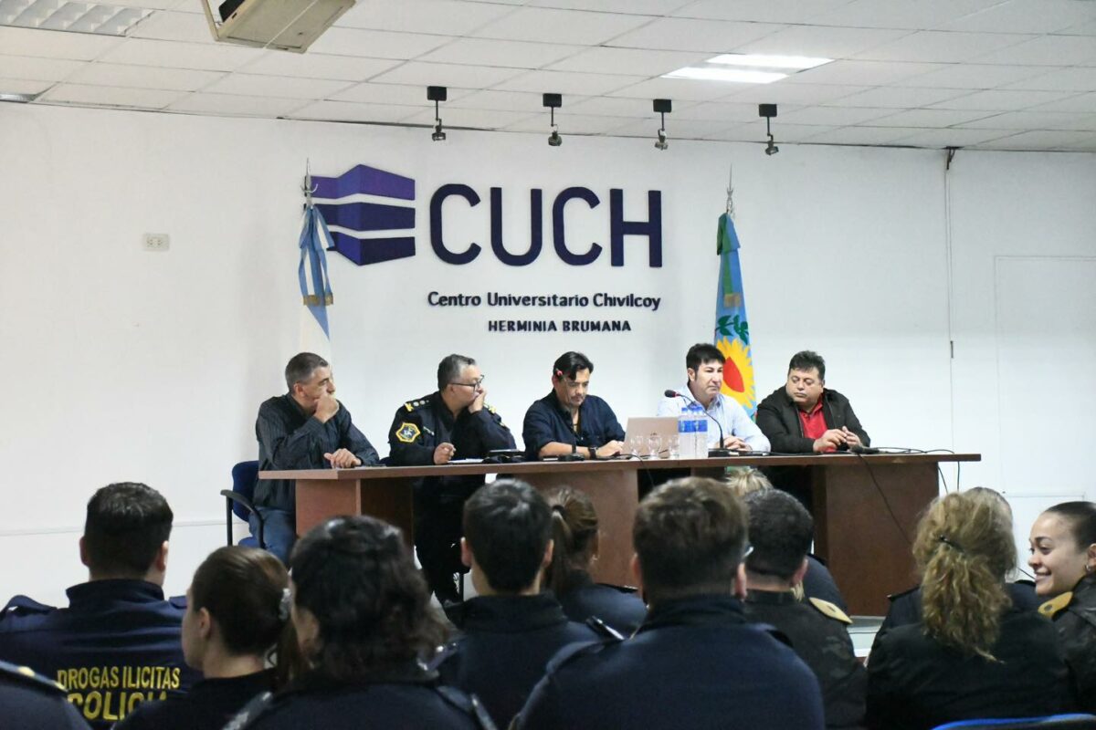 FUNCIONARIOS DEL MINISTERIO DE SEGURIDAD EXPUSIERON SOBRE CIBERDELITOS: CONFORMARÁN MESA LOCAL