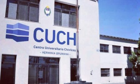 INSCRIBEN PARA CURSOS DE IDIOMAS EN EL CENTRO UNIVERSITARIO