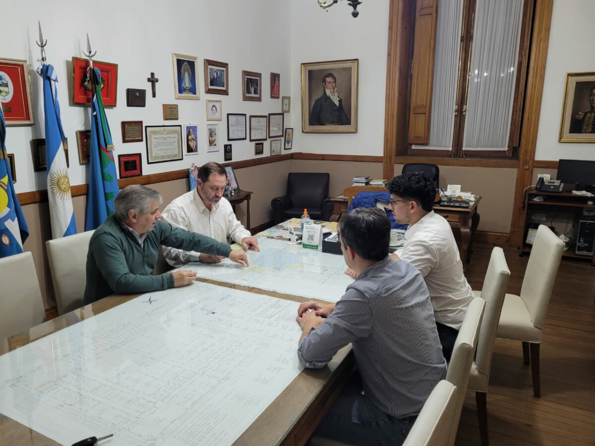 REUNIÓN DE INTENDENTES: "DISCUTIMOS LOS DESAFÍOS QUE ENFRENTAN LOS MUNICIPIOS"