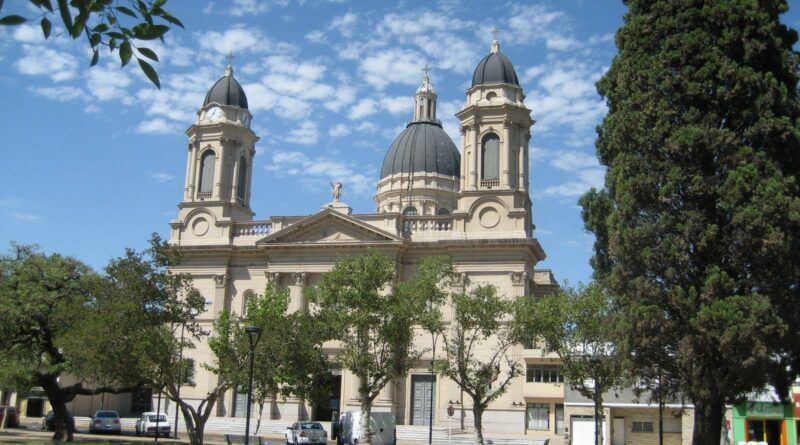 HOMENAJE A LOS "HOMBRES DE MAYO": HABRÁ ESPECTÁCULOS FRENTE A LA IGLESIA MAYOR