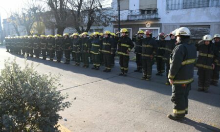 JURARON NUEVOS BOMBEROS