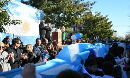 CON UNA MUESTRA VIBRANTE DE PATRIOTISMO SE CELEBRÓ EL DÍA DE LA BANDERA