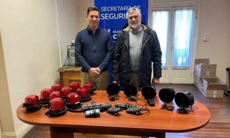 NUEVA ENTREGA DE BALIZAS Y SIRENAS PARA LOS BOMBEROS