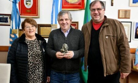 EL CLUB DE LEONES DISTINGUIÓ AL INTENDENTE