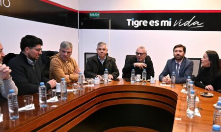 REUNIÓN EN TIGRE: BRITOS CON INTENDENTES, DIPUTADOS Y DIRIGENTES