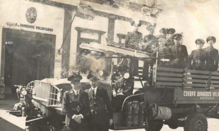 BOMBEROS: OCHO DÉCADAS SIRVIENDO A LA COMUNIDAD EN 10 FOTOS HISTÓRICAS