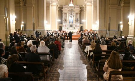 EMOTIVA NOCHE CORAL EN LA IGLESIA MAYOR