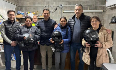 ENTREGA DE LICENCIAS DE CONDUCIR Y CASCOS