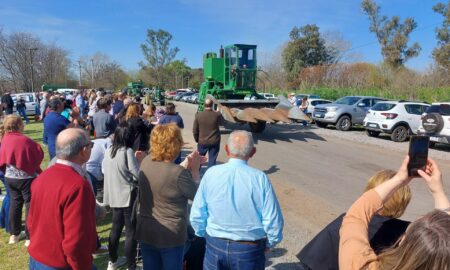 FIESTA DEL AGRICULTOR EN BENÍTEZ: ORIGINAL DESFILE DE MAQUINARIAS