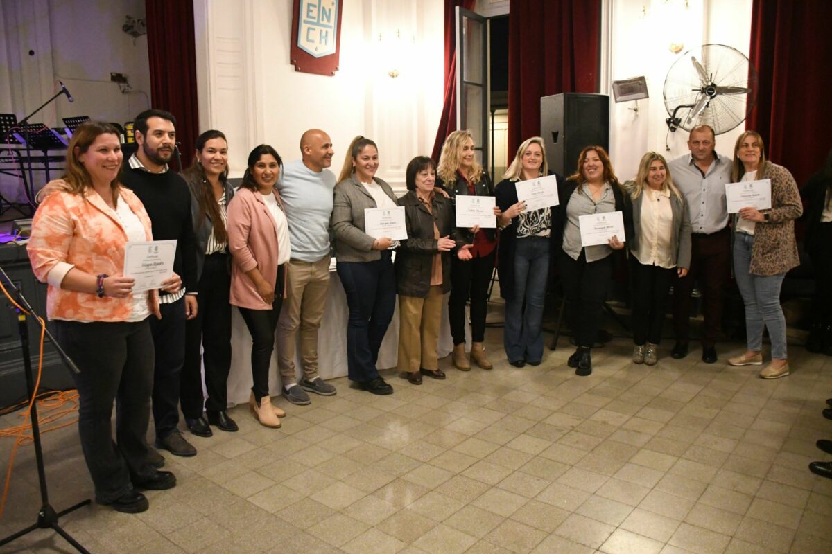 DÍA DEL MAESTRO: HOMENAJE A DOCENTES EN LA ESCUELA NORMAL