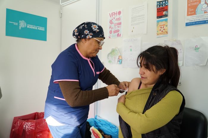 VACUNAN CONTRA EL DENGUE SIN NECESIDAD DE ORDEN MÉDICA