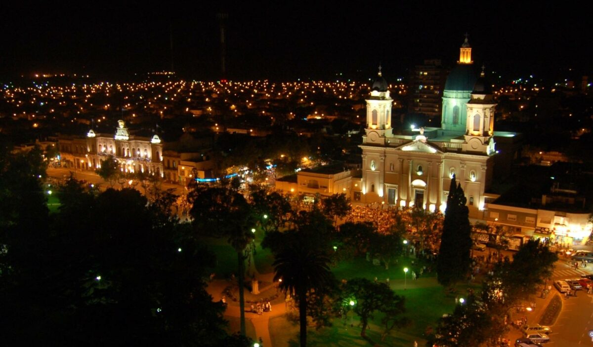 LAS DOS CIUDADES: NO EXISTEN RELATOS QUE PUEDAN CAMBIAR NUESTRA REALIDAD