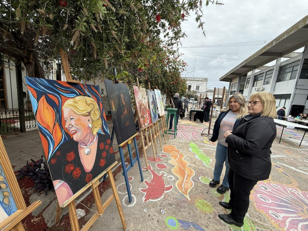 LA ESCUELA DE ARTES VISUALES CELEBRÓ 60 AÑOS Y 45 EL JARDÍN "REPÚBLICA DE VENEZUELA"