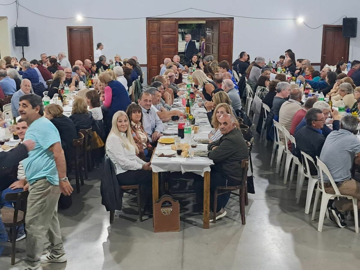 FESTEJOS EN COMUNIDADES RURALES: 75 AÑOS DEL CLUB DE BIAUS Y DESPEDIDA DE AÑO EN AYARZA