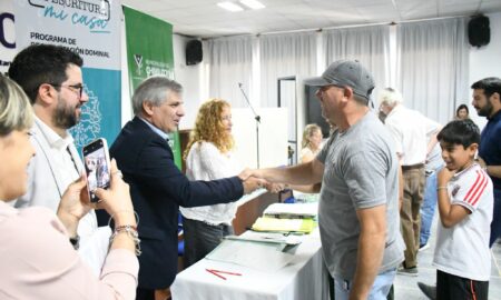 79 VECINOS FIRMARON EL TÍTULO DE PROPIEDAD DE SUS VIVIENDAS