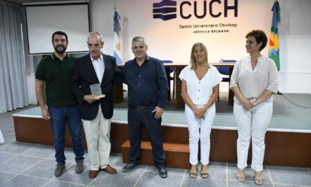 FUERON DISTINGUIDOS EL JUEZ DE FALTAS Y EMPLEADOS DEL MUNICIPIO