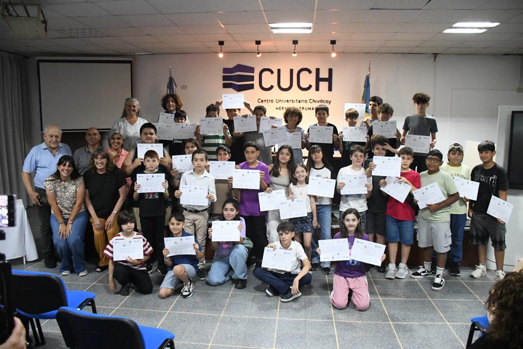 TALLERES DE CIENCIA Y TECNOLOGÍA: ENTREGA DE DIPLOMAS EN EL CUCH