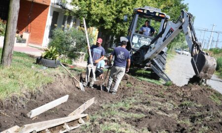 REANUDAN OBRAS DE CORDÓN Y CUNETA