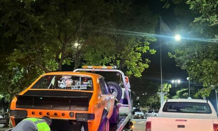 SECUESTRAN AUTO QUE GENERABA RUIDOS MOLESTOS Y CIRCULABA SIN PATENTE