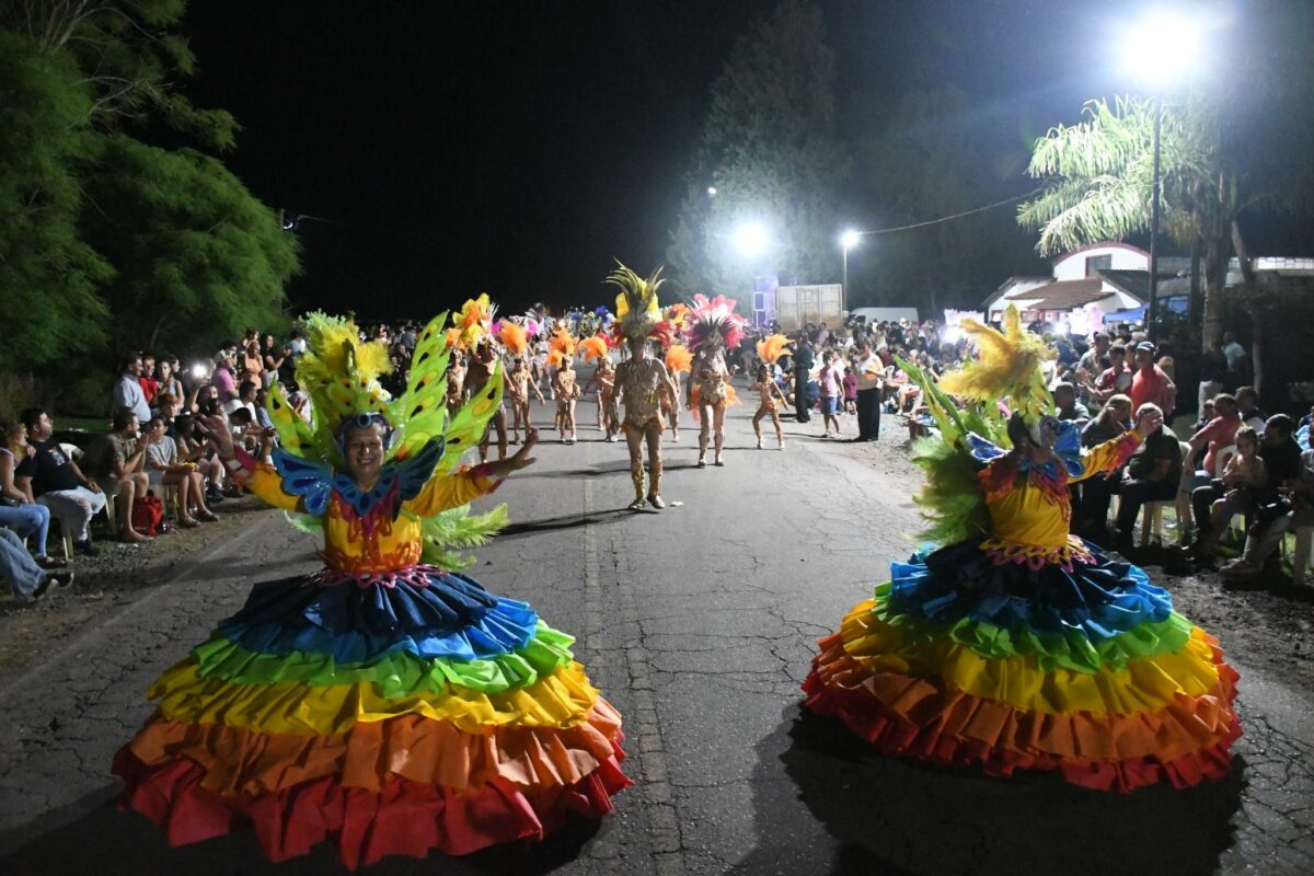 LOS FESTEJOS DE CARNAVAL SIGUEN CONVOCANDO A NUMEROSO PÚBLICO