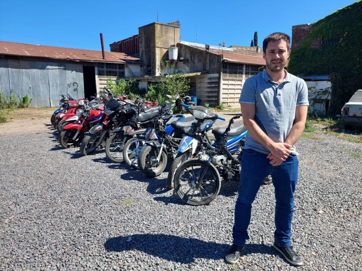 AGREDEN AL DIRECTOR DE TRÁNSITO CUANDO IBA A SECUESTRAR UNA MOTO: FUE EMBESTIDO