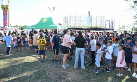 MÁS DE 300 NIÑOS Y NIÑAS DISFRUTARON DE UNA TARDE DE JUEGOS EN EL PARQUE DE DIVERSIONES