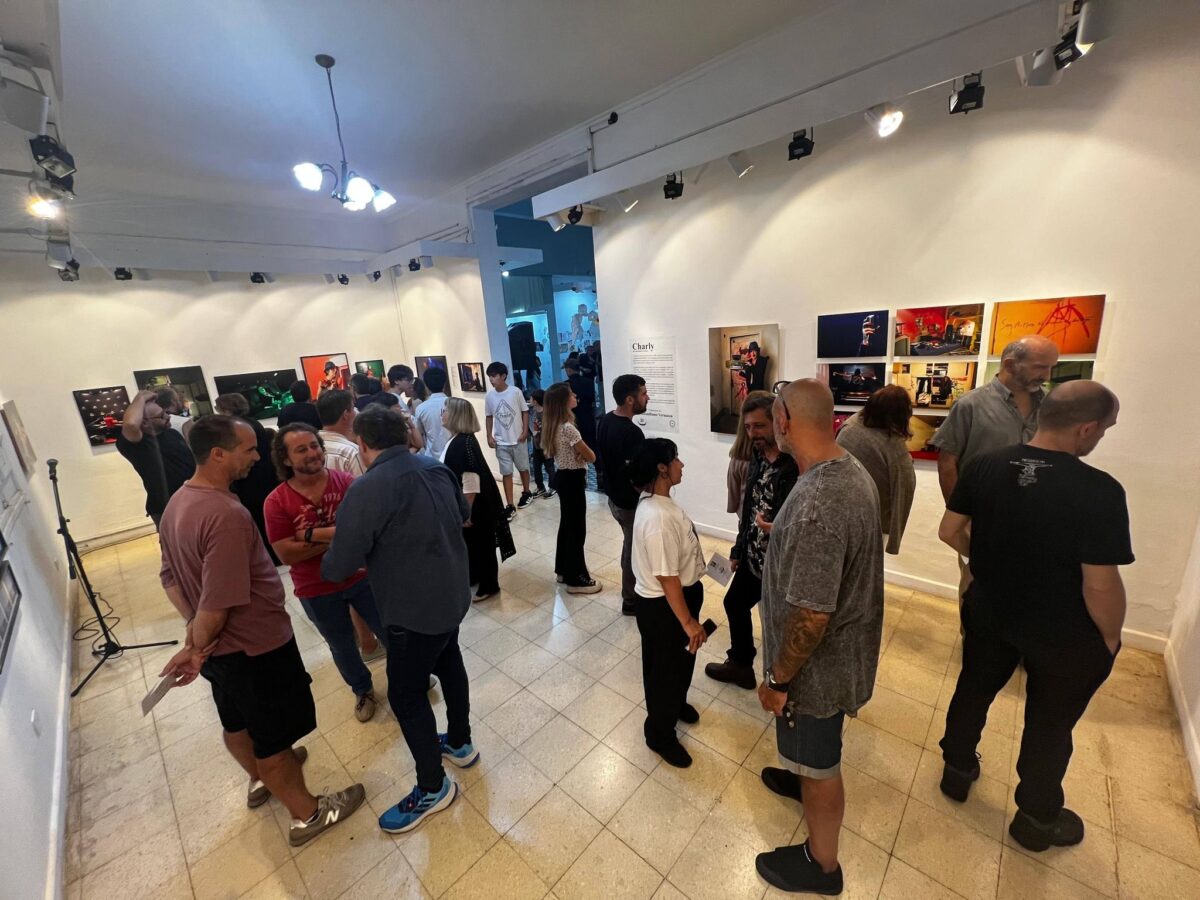 FOTÓGRAFO FAVORITO DE CHARLY GARCÍA INAUGURÓ MUESTRA EN NUESTRA CIUDAD