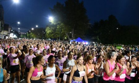 UNA MULTITUD SE CONGREGÓ PARA CELEBRAR EL DÍA DE LA MUJER