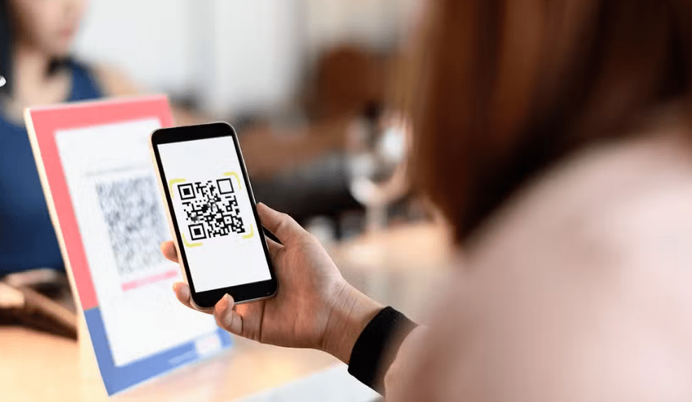 COLOCAN CÓDIGO QR EN COMERCIOS PARA PREVENIR CASOS DE VIOLENCIA DE GÉNERO