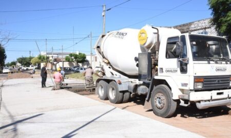 ASFALTO EN BARRIO "IMACO": "LA OBRA ESTÁ TERMINADA Y EL MUNICIPIO NO REGALÓ NADA"