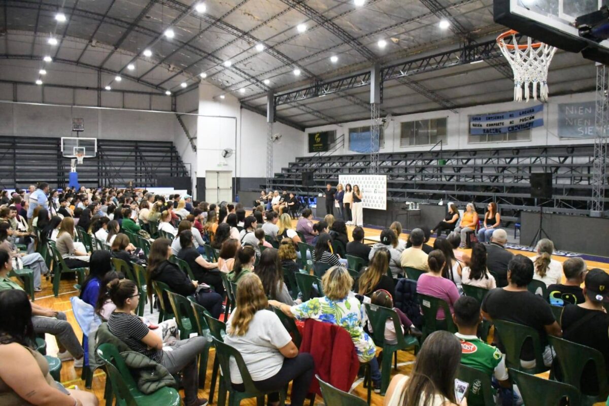 PRESENTARON TALLERES DE OFICIOS CON MÁS DE 700 INSCRIPTOS