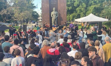 FERIA, MÚSICA Y BAILE EN LA PLAZA CENTRAL