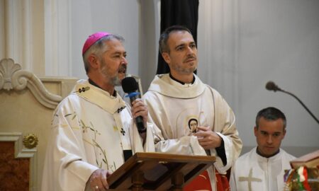 EL OBISPO PUSO EN POSESIÓN AL NUEVO PÁRROCO DE NUESTRA SEÑORA DEL CARMEN