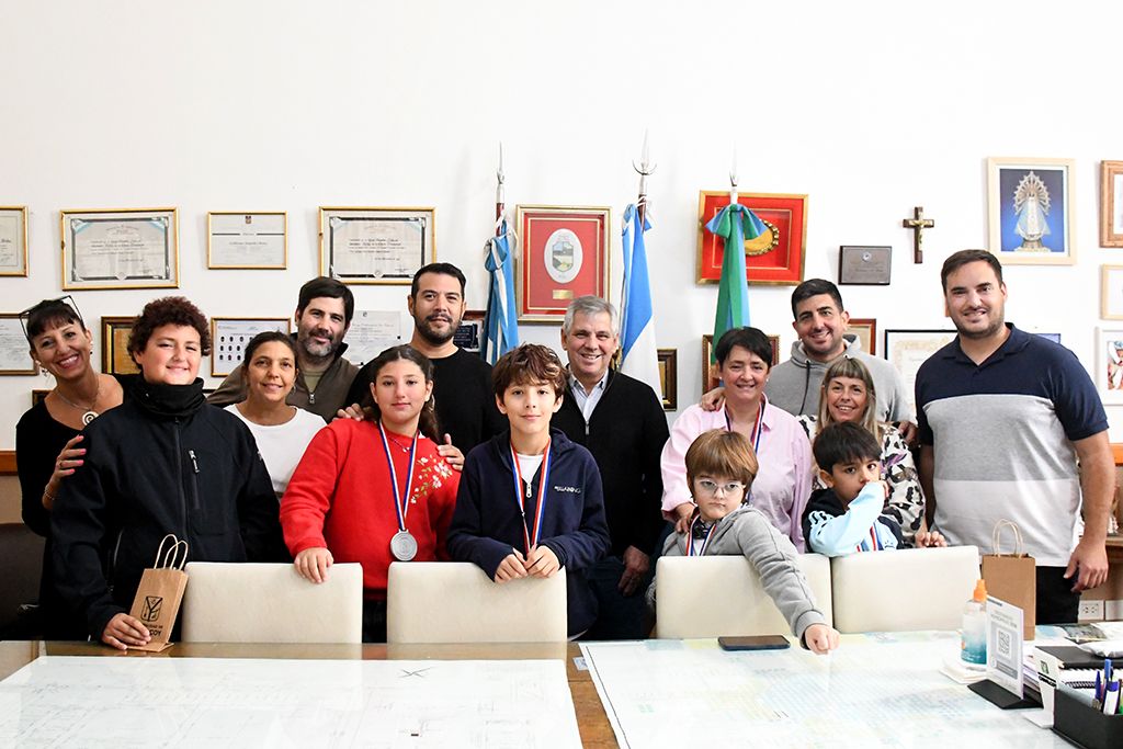 EL INTENDENTE DISTINGUIÓ A DEPORTISTAS DE ARTES MARCIALES