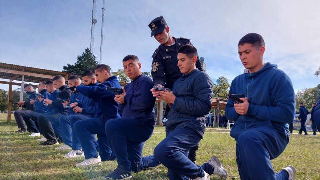 MÁS DE 150 CADETES SE FORMAN EN LA ESCUELA DE POLICÍA DE CHIVILCOY: EGRESAN EN DICIEMBRE