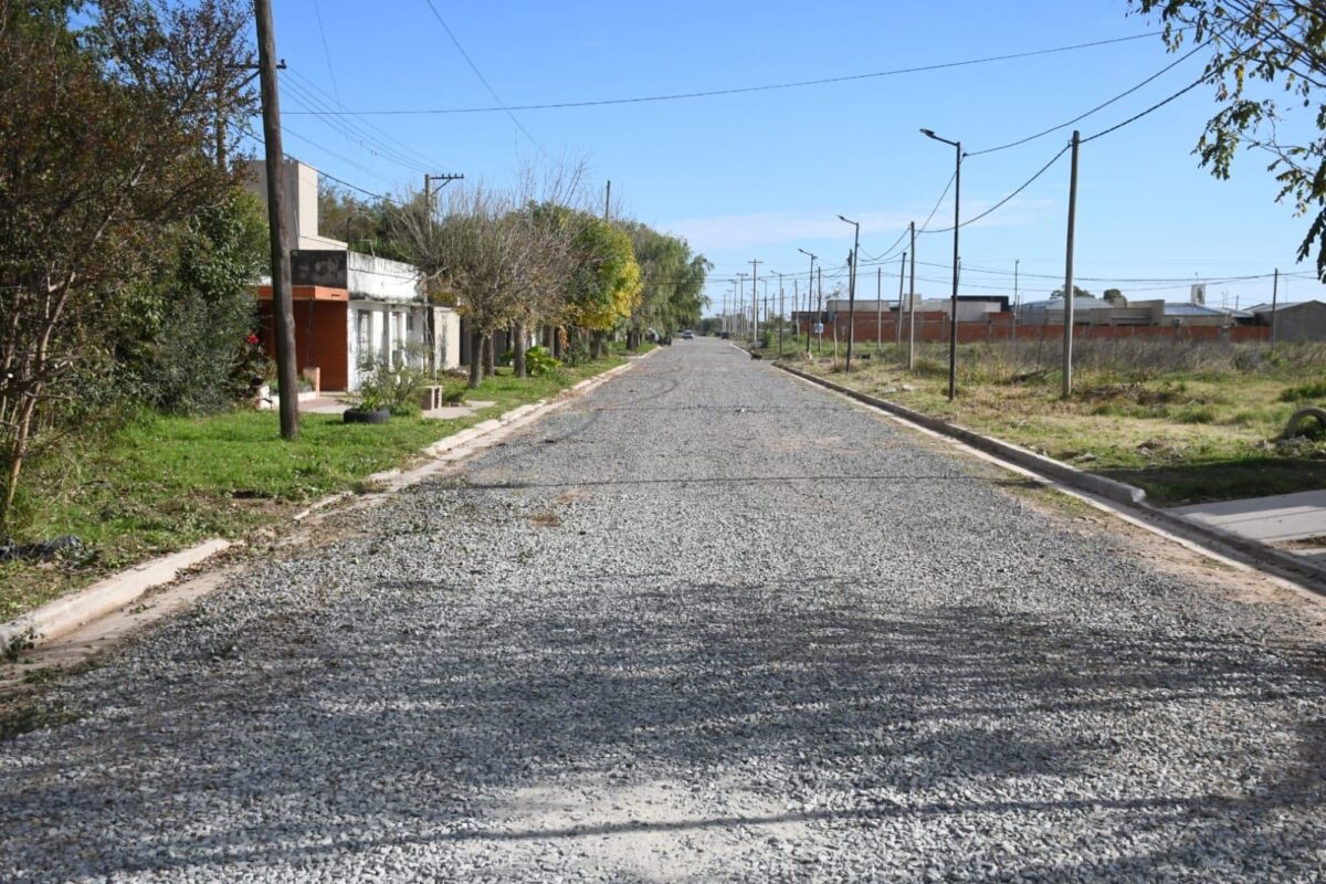 HABILITARON 10 NUEVAS CUADRAS DE CORDÓN Y CUNETA EN EL BARRIO "GATO Y MANCHA"