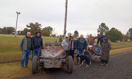 AUTOS ANTIGUOS: TRADICIONAL COMPETENCIA HIZO ESCALA EN SAN SEBASTIÁN