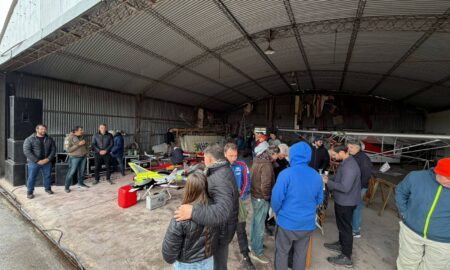 ATRACTIVA MUESTRA DE AEROMODELOS