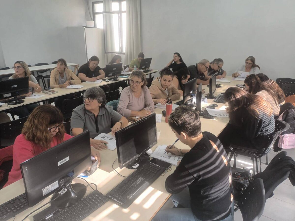 OFICIOS: MÁS DE 600 VECINOS PARTICIPARON DE CAPACITACIONES Y FORMACIONES LABORALES