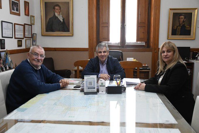 LA INTENDENTA DE ARENALES Y EL EX JEFE COMUNAL DE BRAGADO SE REUNIERON CON BRITOS