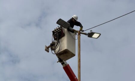 RENOVACIÓN DEL ALUMBRADO PÚBLICO: FUERON COLOCADAS 50 NUEVAS COLUMNAS