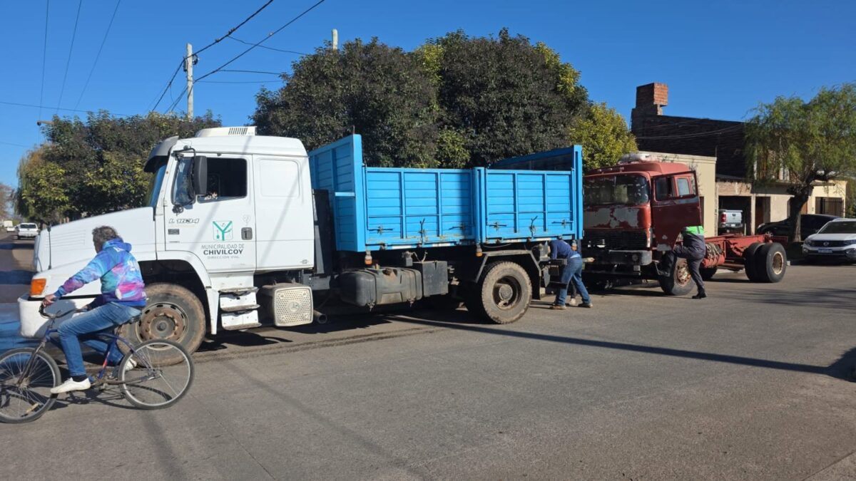 SECUESTRAN CAMIÓN Y ACOPLADOS: NO RESPETARON PLAYA PARA ESTACIONAR