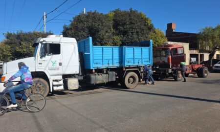 SECUESTRAN CAMIÓN Y ACOPLADOS: NO RESPETARON PLAYA PARA ESTACIONAR