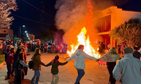 CON GRAN FOGATA SE CELEBRÓ LA NOCHE DE SAN JUAN