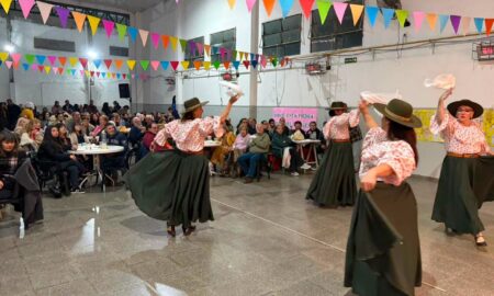 FIESTAS PATRONALES DE SAN PEDRO: PEÑA FOLCLÓRICA A BENEFICIO DE LA PARROQUIA