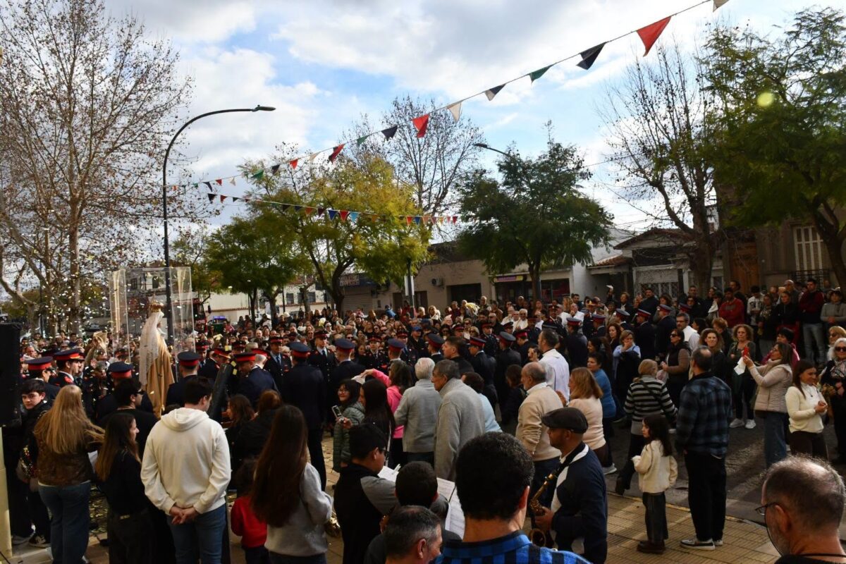 FIESTA PATRONAL: LA FELIGRESÍA RENOVÓ SU FE EN LA VIRGEN DEL CARMEN