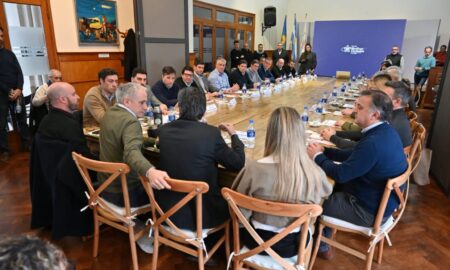 DE LILLO SE REUNIÓ CON 30 INTENDENTES PARA AVANZAR EN PROYECTOS REGIONALES