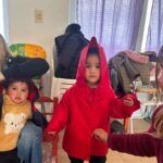 ENTREGARON PROTECTORES PARA LLUVIA A NIÑOS QUE ASISTEN A CENTRO DE PRIMERA INFANCIA